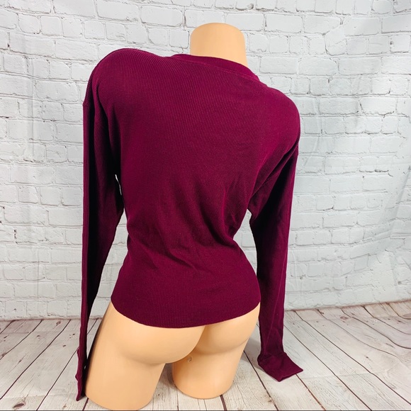 VS PINK Logo Long Sleeve Crop Tee Shirt - Picture 7 of 7